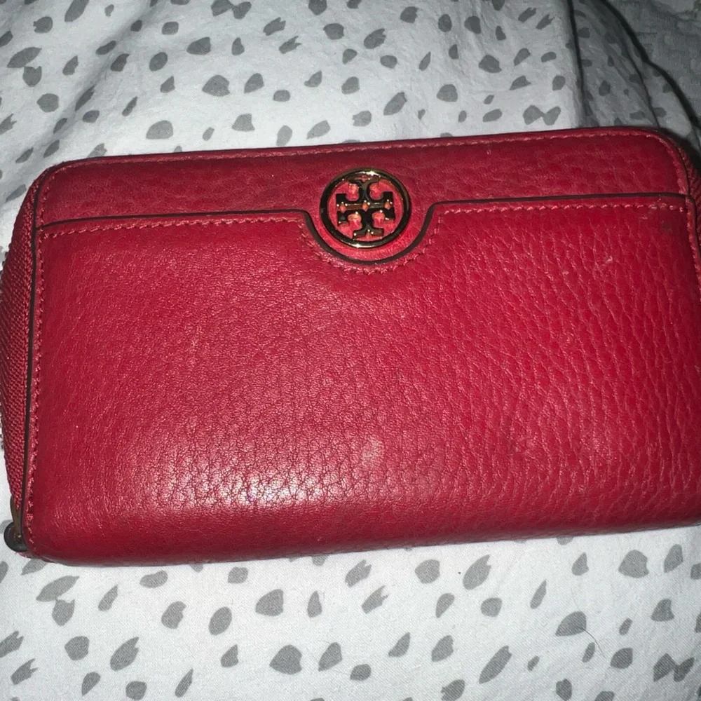 Tory Burch Wallet Used - Picture 1 of 4